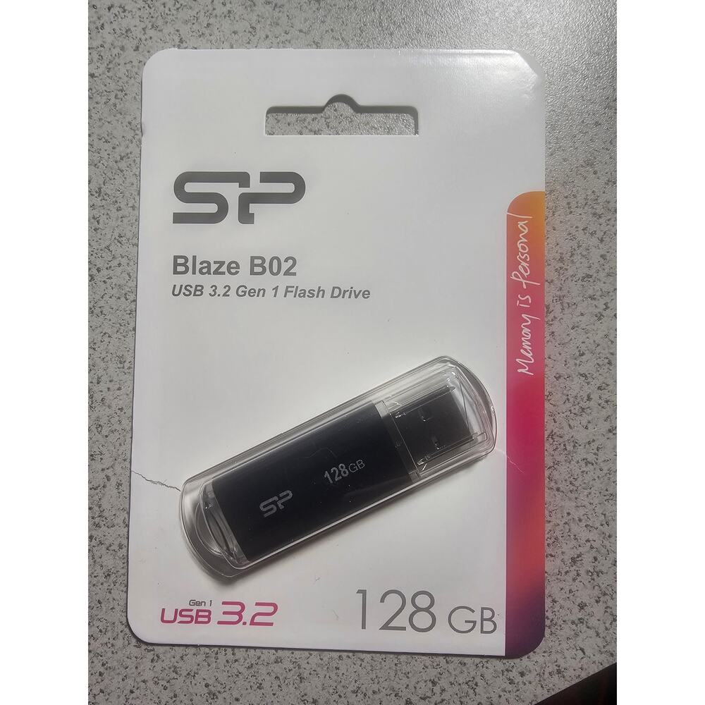 Silicon Power 128 GB USB Flash Drive, B02 Blaze, USB3.2, Retractable Connector,